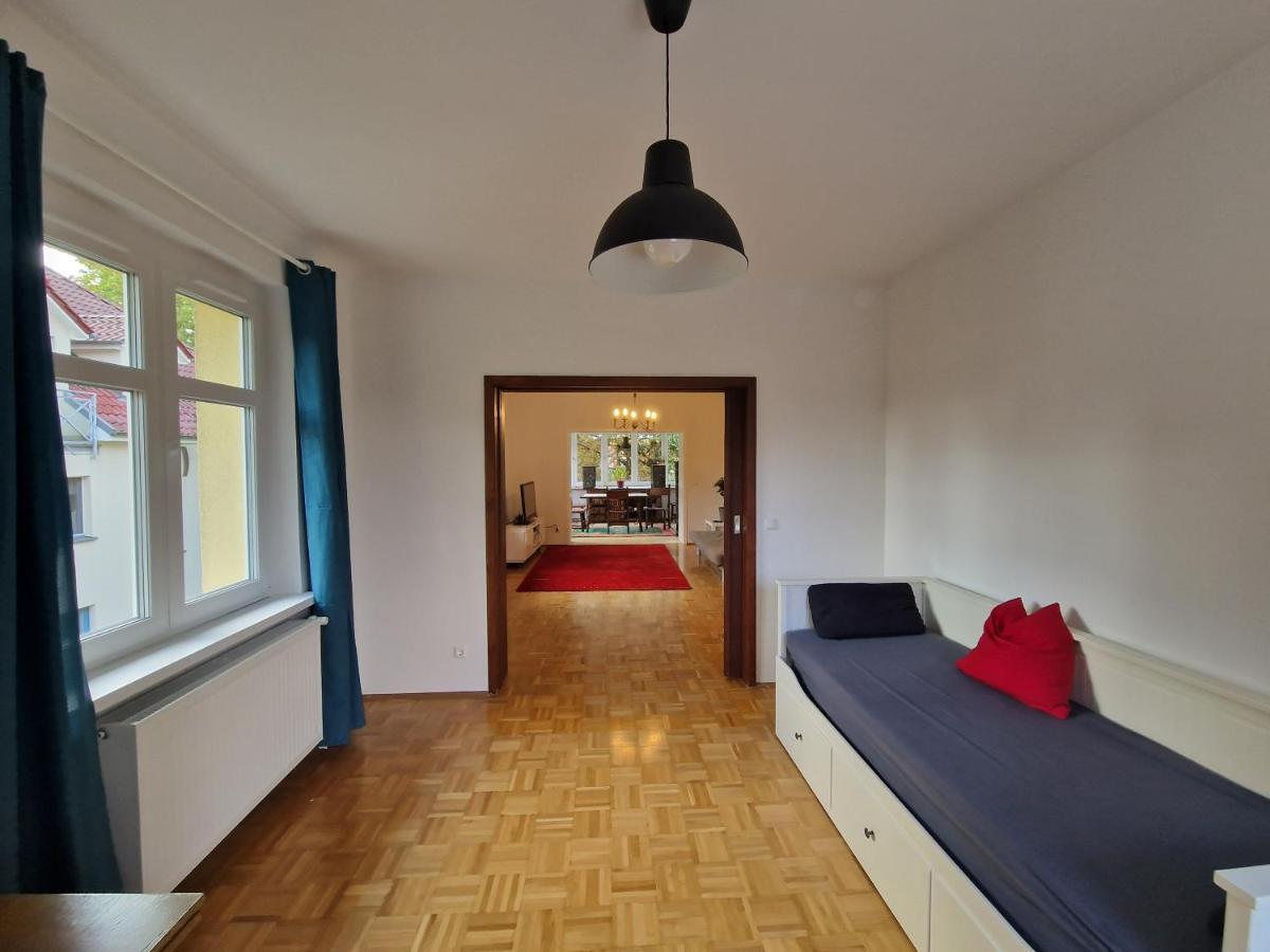 Geraeumige Und Zentrale Ferienwohnung Stahnsdorf Extérieur photo